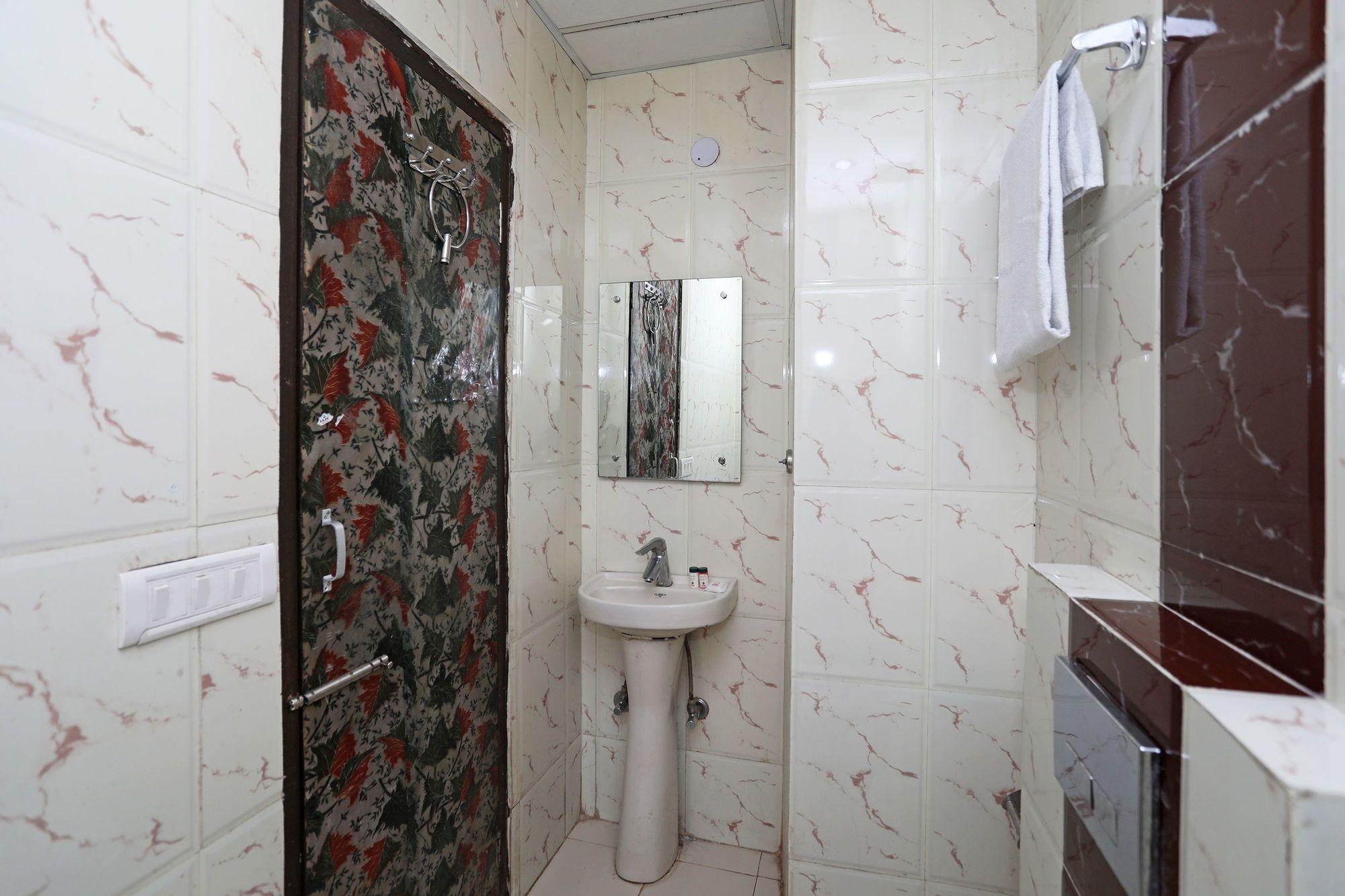 Hotel O Cg International Нью-Делі Екстер'єр фото